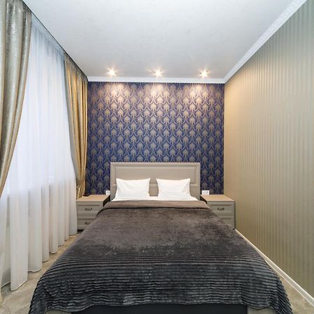 L.O.Y Family Hotel Dnipro Extérieur photo
