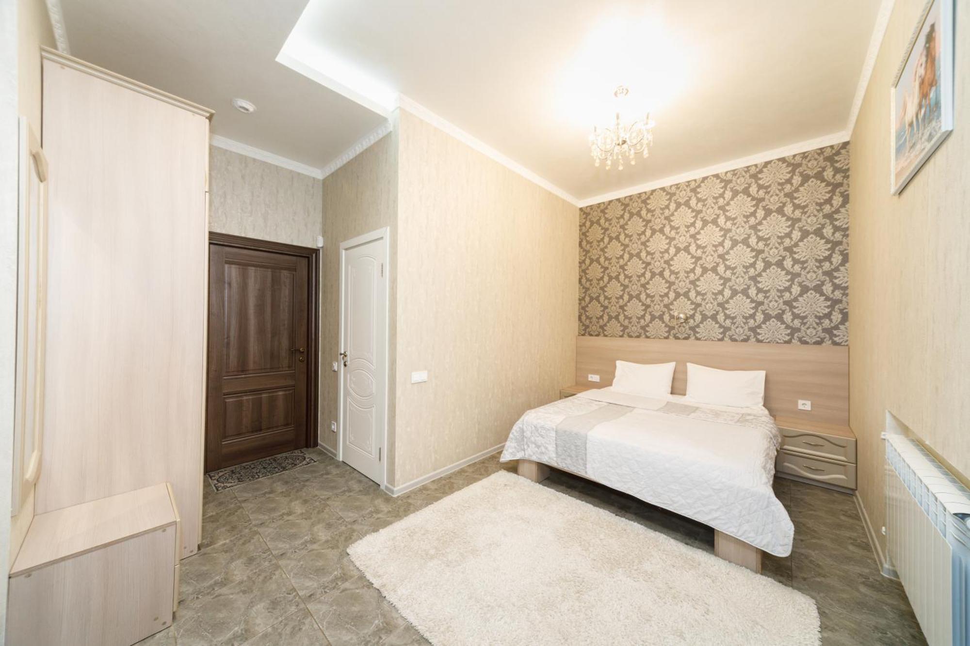 L.O.Y Family Hotel Dnipro Extérieur photo