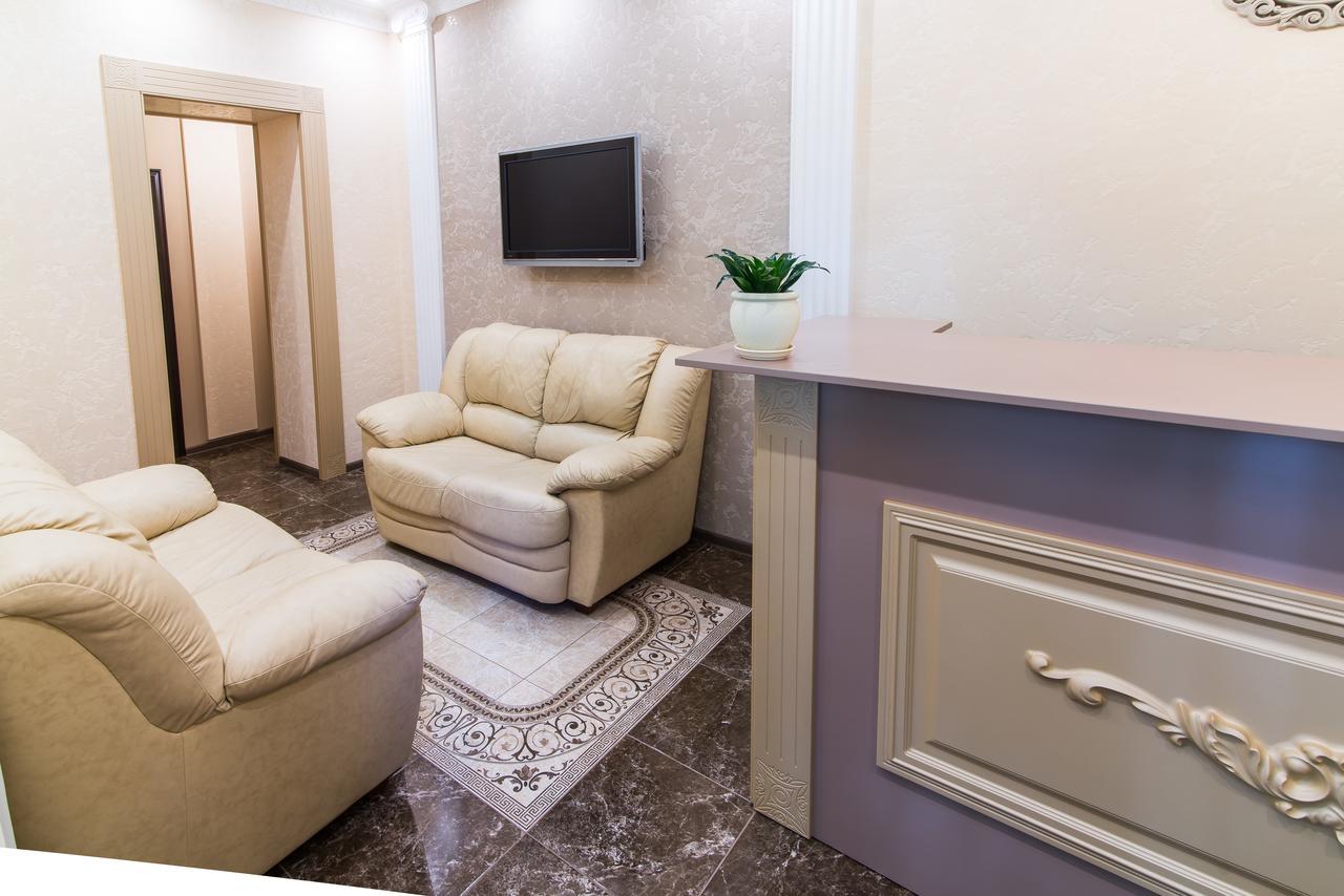 L.O.Y Family Hotel Dnipro Extérieur photo