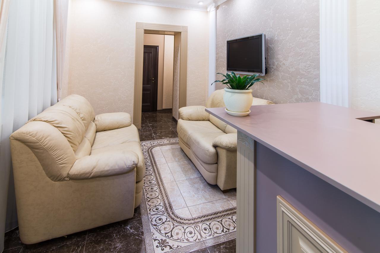 L.O.Y Family Hotel Dnipro Extérieur photo