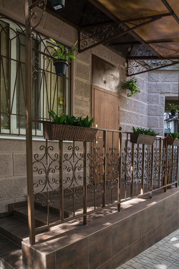 L.O.Y Family Hotel Dnipro Extérieur photo